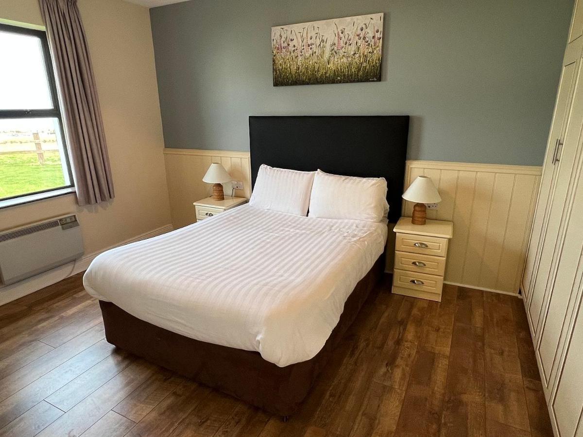 Quilty Holiday Cottages - Type B מראה חיצוני תמונה